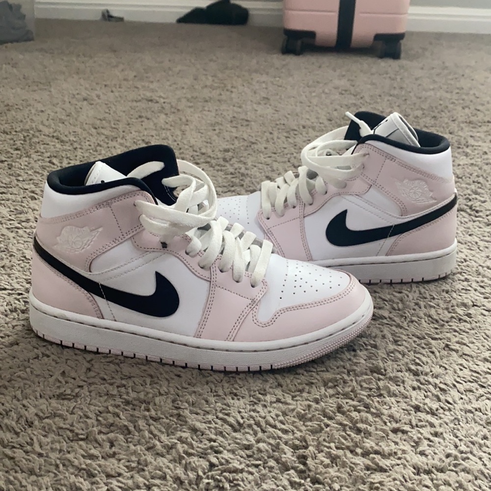 Air Jordan 1 Mid
